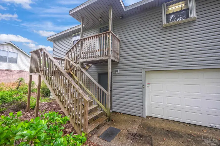 6913 Sea Shark Cir, Navarre, FL 32566 - Image #3