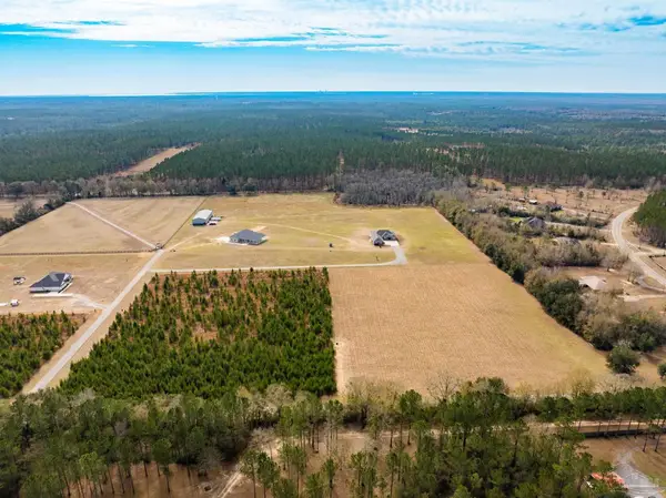 2563 Dryden Ln, Pace, FL 32571