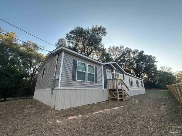 9989 Oak Haven Rd, Pensacola, FL 32526