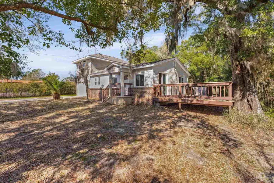 6804 Dixon St, Milton, FL 32570 - #3