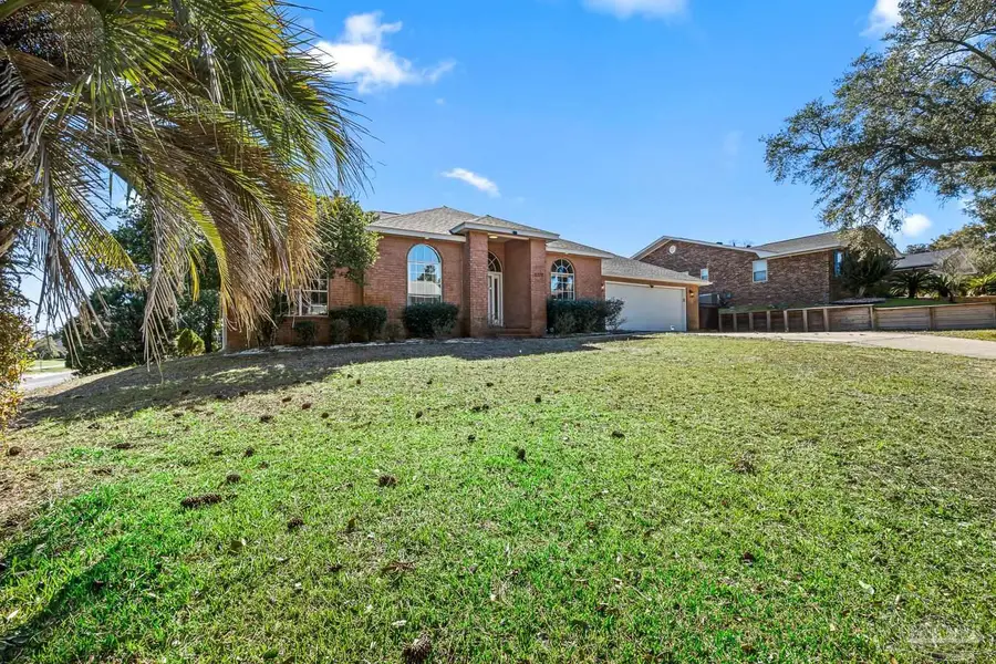 3377 Crestview Ln, Gulf Breeze, FL 32563 - Image #2