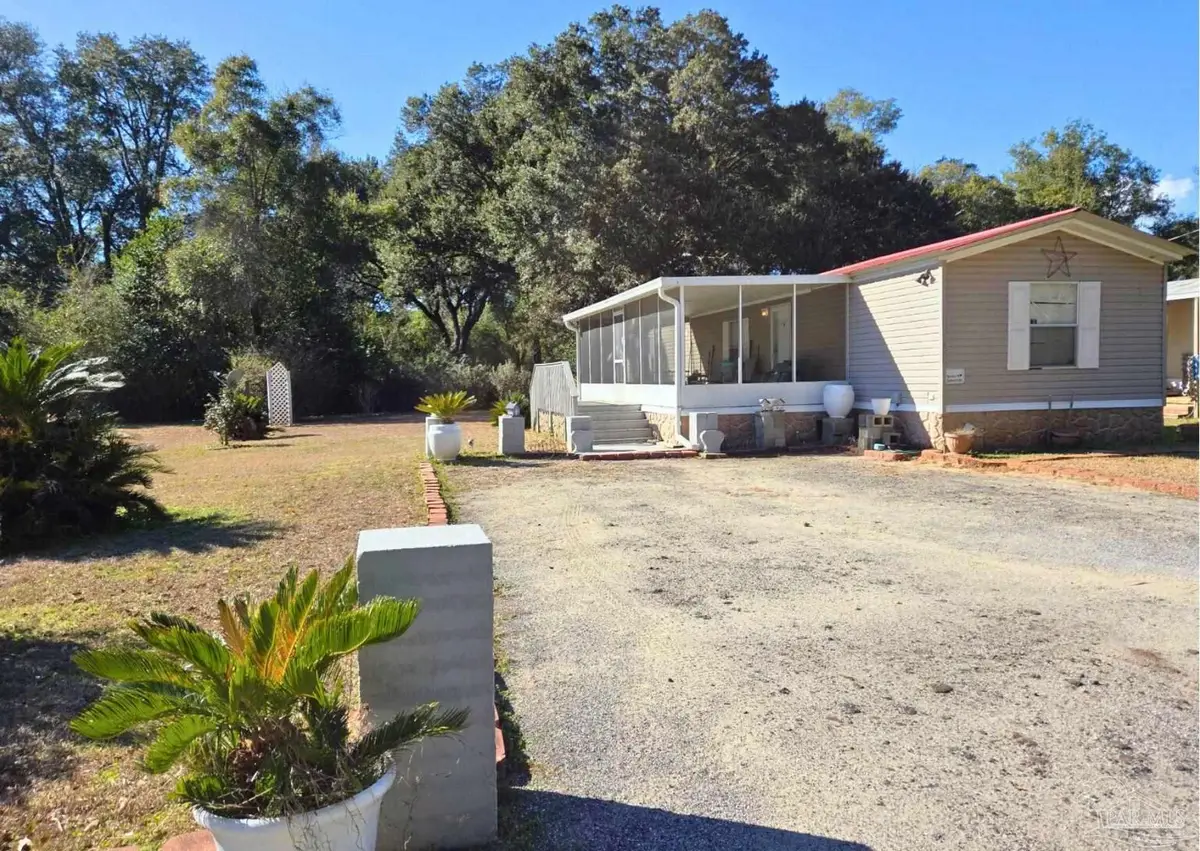 4505 Edgewood Dr, Milton, FL 32583 - #1