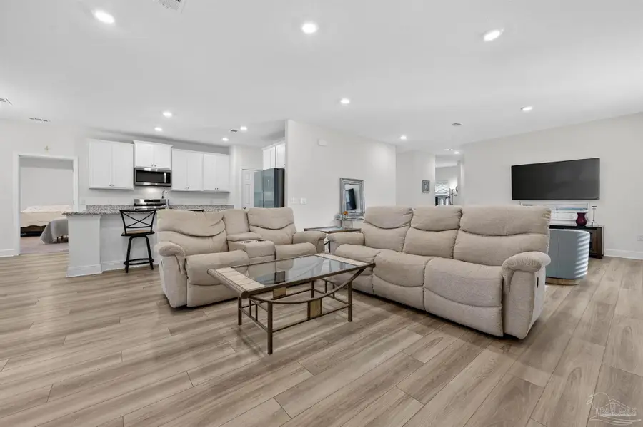 7264 Riverview St, Navarre, FL 32566 - Image #3