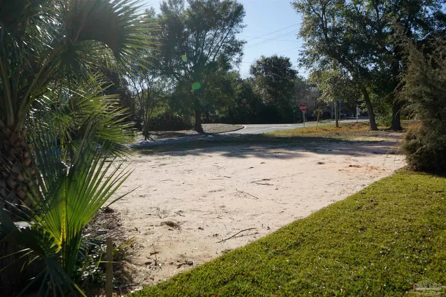 900 Scenic Hwy, Pensacola, FL 32503 - Image #3