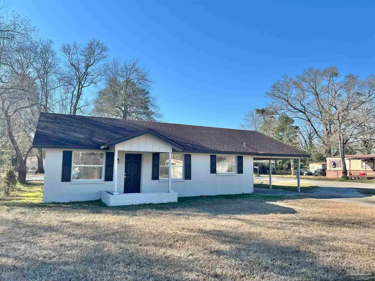 111 Swift St, Atmore, AL 36502 - #1