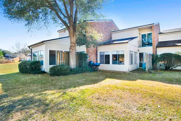 4730 Huron Dr, Pensacola, FL 32507