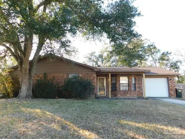 5827 Princeton Dr, Pensacola, FL 32526