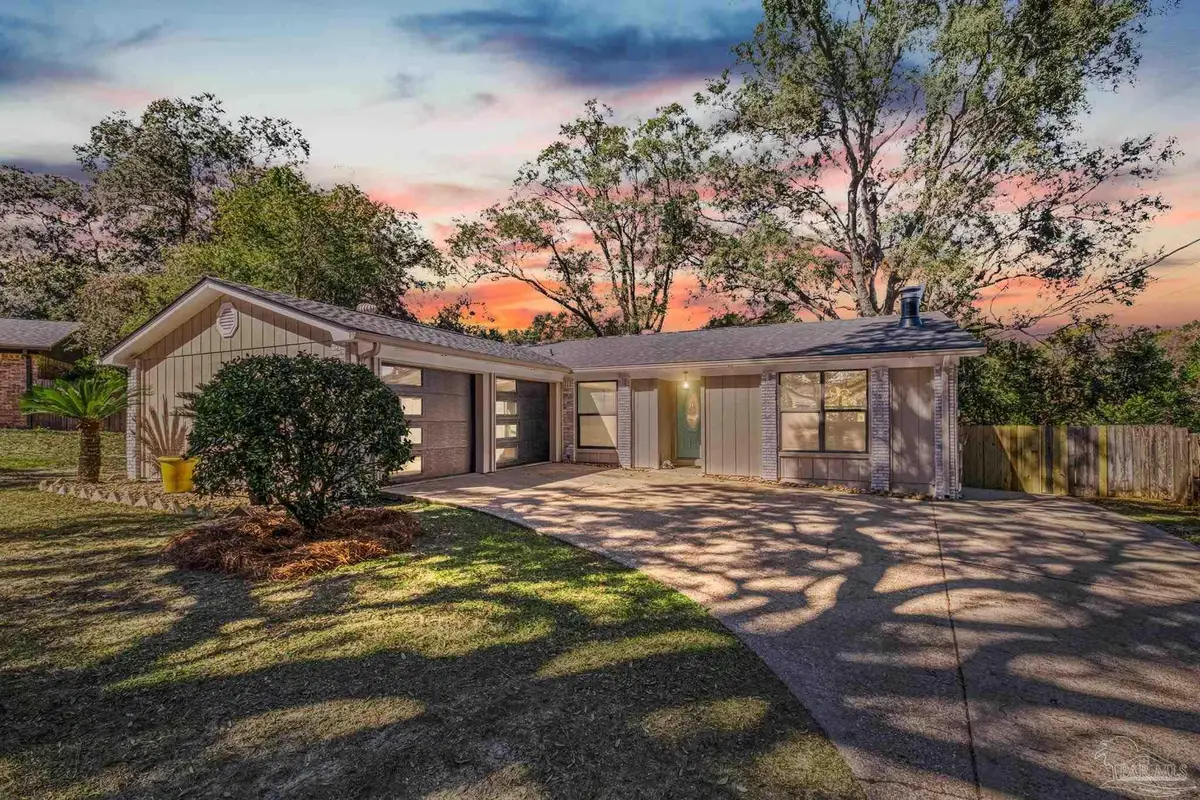 6056 West Shore Dr, Pensacola, FL 32526 - Image #1