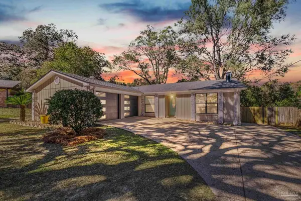 6056 West Shore Dr, Pensacola, FL 32526