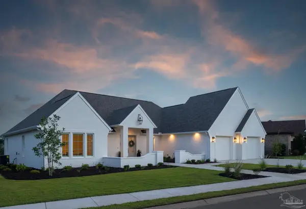 5677 Highland Lake Dr, Milton, FL 32583