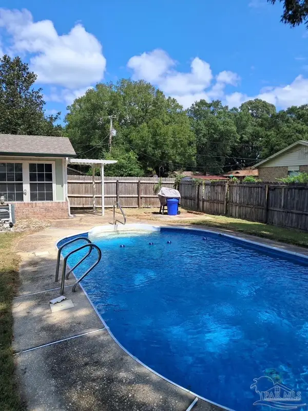 5358 Jenny Cir, Pace, FL 32571