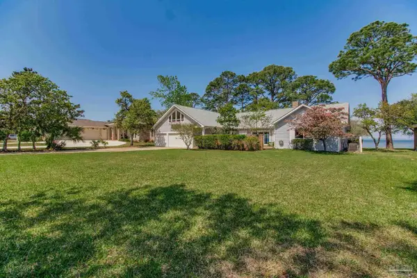 5202 Pale Moon Dr, Pensacola, FL 32507