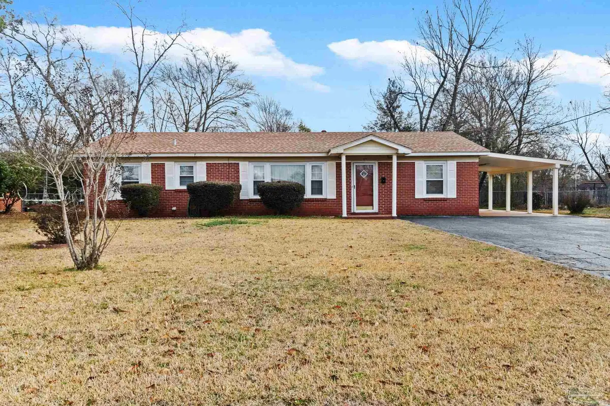 507 4th Ave, Atmore, AL 36502 - #1