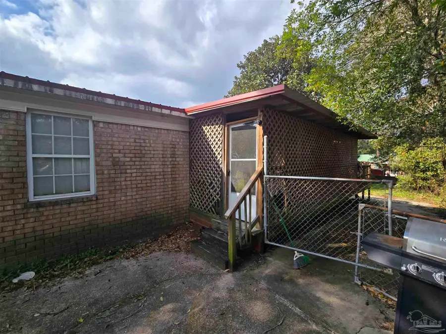 1014 W Lloyd St, Pensacola, FL 32501 - #2