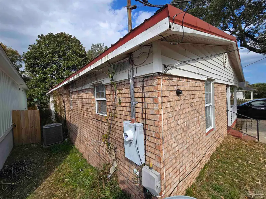 1014 W Lloyd St, Pensacola, FL 32501 - #3