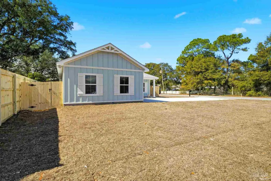 8511 Barrancas St, Navarre, FL 32566 - #3