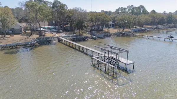 5756 East Bay Blvd, Gulf Breeze, FL 32563