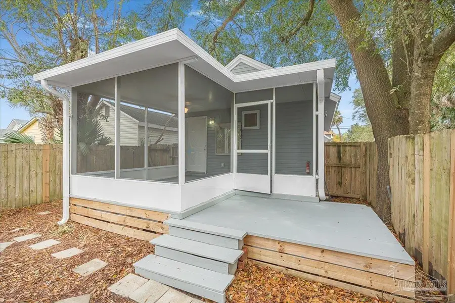 911 N Davis Hwy, Pensacola, FL 32501 - #3