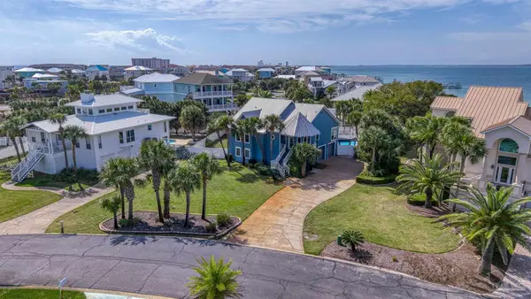 5 Sugar Bowl Ln, Pensacola Beach, FL 32561