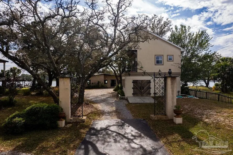 427 Vancouver St, Pensacola, FL 32507 - #2