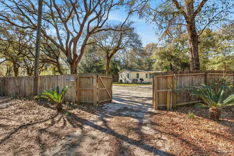 7304 St Johns Cir, Milton, FL 32583 - #2