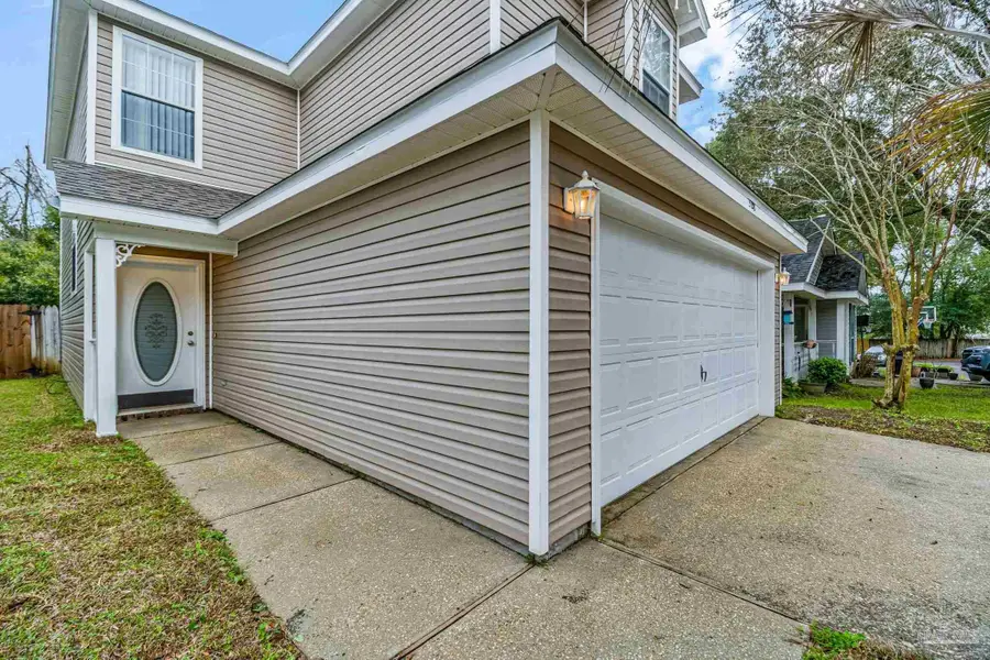 5150 Victoria Dr, Milton, FL 32570 - #2