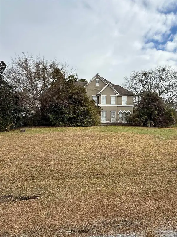 7416 San Ramon Dr, Milton, FL 32583