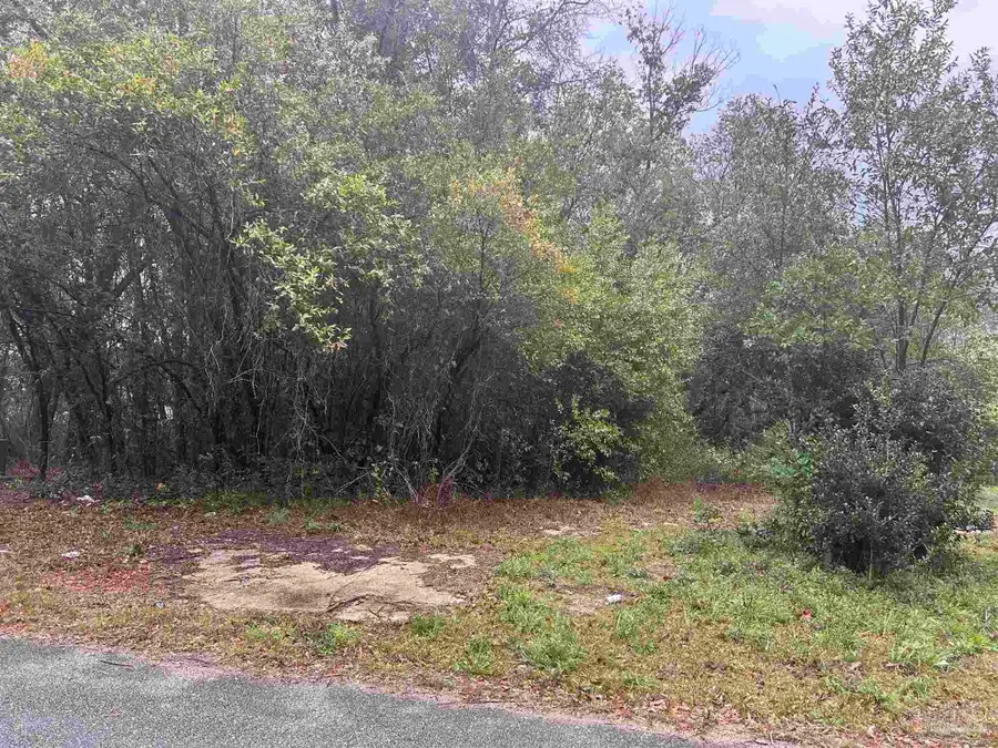 8600 Handicare St, Pensacola, FL 32514 - #2