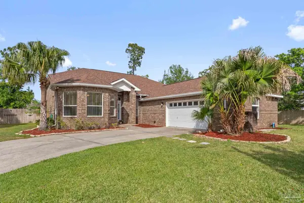 8 Warrior Ct, Pensacola, FL 32507