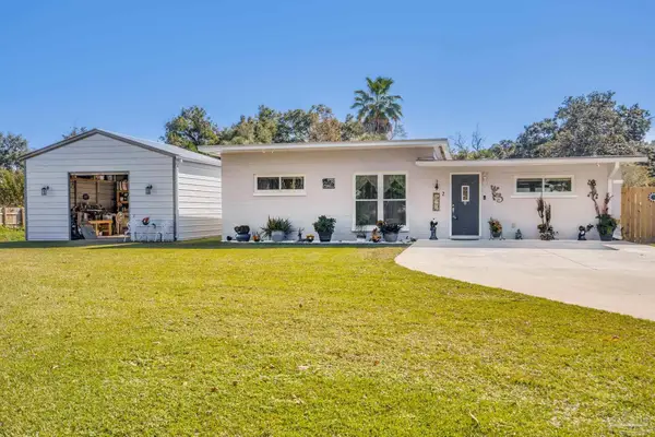 2 Adkinson Dr, Pensacola, FL 32506