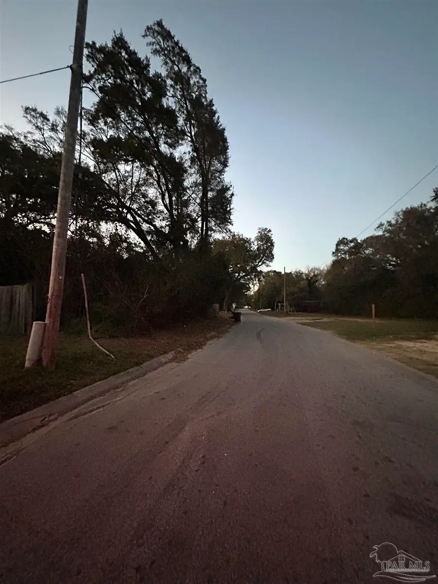 8500 Vickie St, Pensacola, FL 32514 - #2