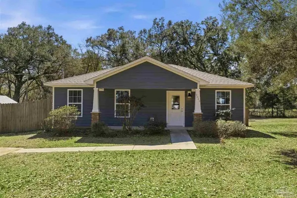 2049 N Roberts Cir, Cantonment, FL 32534