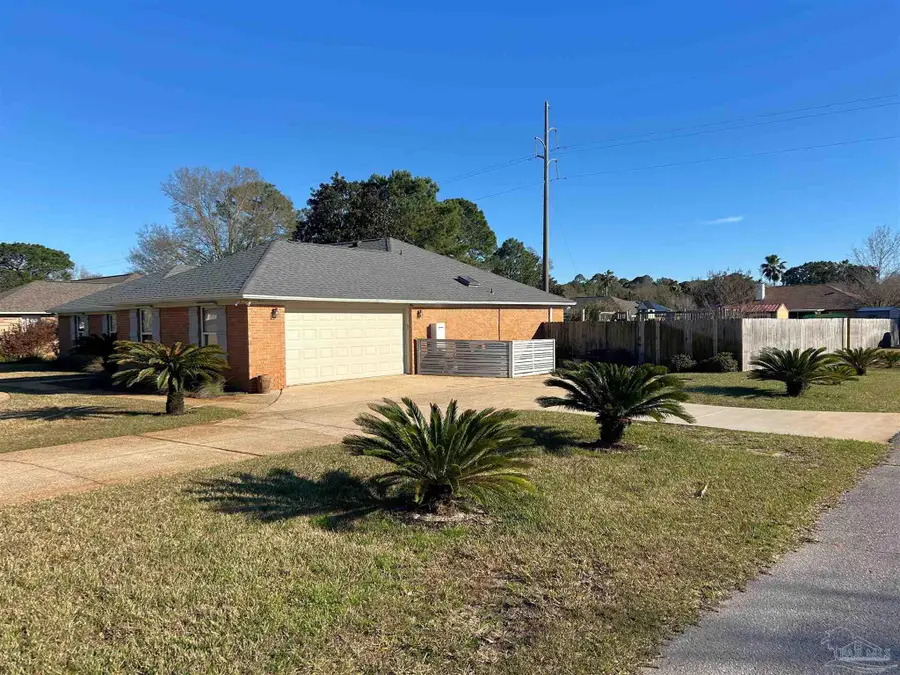 3869 Bay Wind Dr, Gulf Breeze, FL 32563 - #3