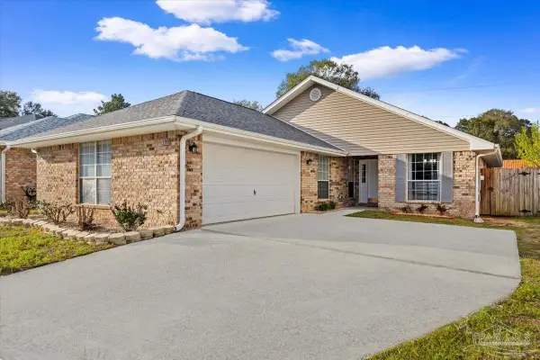 3312 Linger Ct, Pensacola, FL 32526