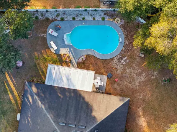 5484 Covered Bridge Ln, Pace, FL 32571