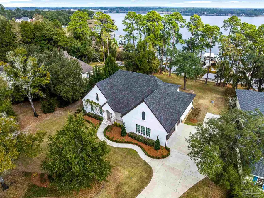 3940 Plantation Cove Ct, Milton, FL 32583 - #2