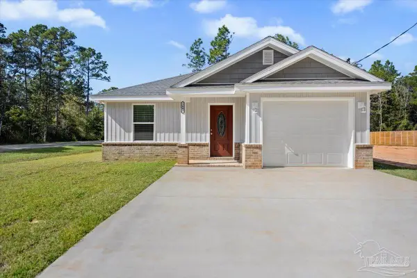 3009 N 36th Ave, Milton, FL 32583