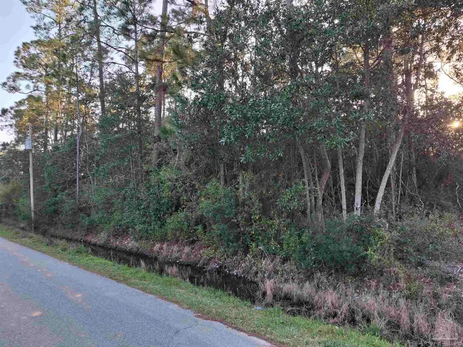 1062 Woodlore Cir, Gulf Breeze, FL 32563 - #2