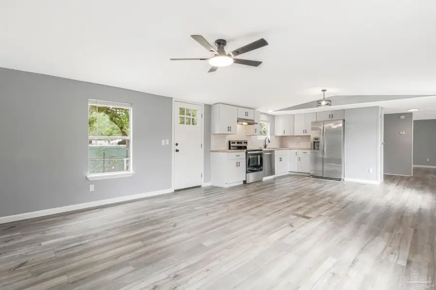 5658 Government Dr, Gulf Breeze, FL 32563 - #3