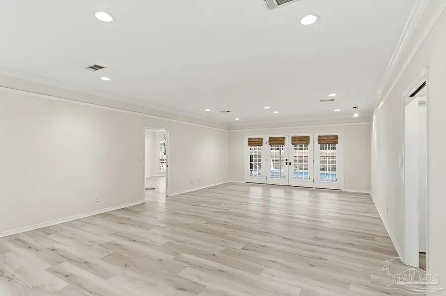 2437 W Bayshore Rd, Gulf Breeze, FL 32563 - #2