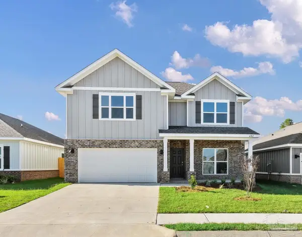 112 Albatross St, Cantonment, FL 32533