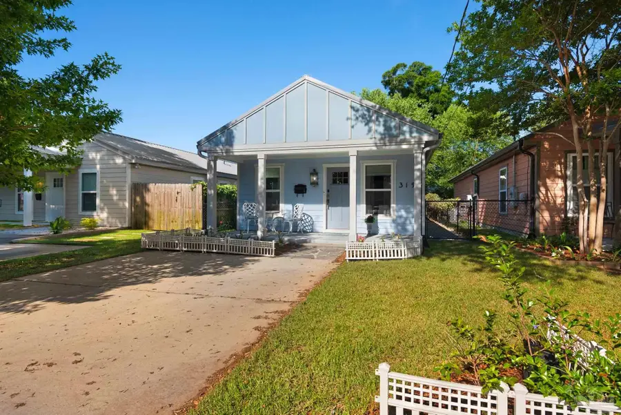 319 N Reus St, Pensacola, FL 32501 - #2