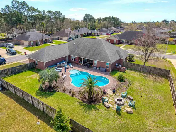 3712 Laverne Dr, Pace, FL 32571