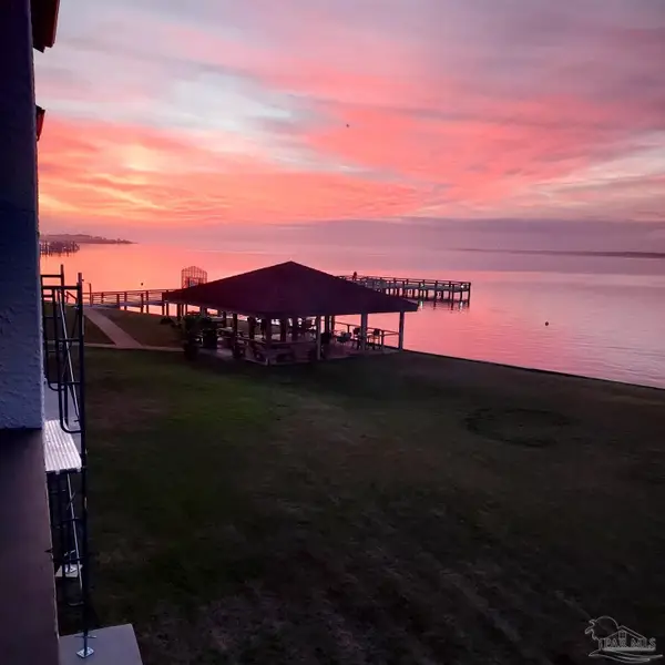 7453 Sunset Harbor Dr #1-212, Navarre, FL 32566
