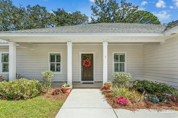 5932 N Bay Point Dr, Pensacola, FL 32507