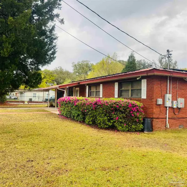 7880 Gregg Rd, Pensacola, FL 32514