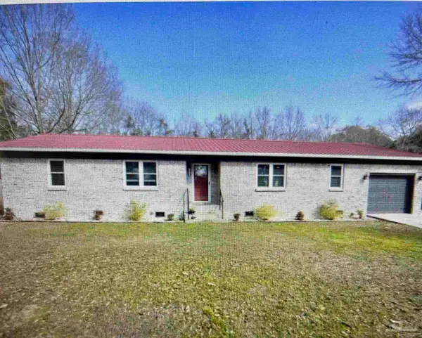 4420 Mundy Ln, Pace, FL 32571