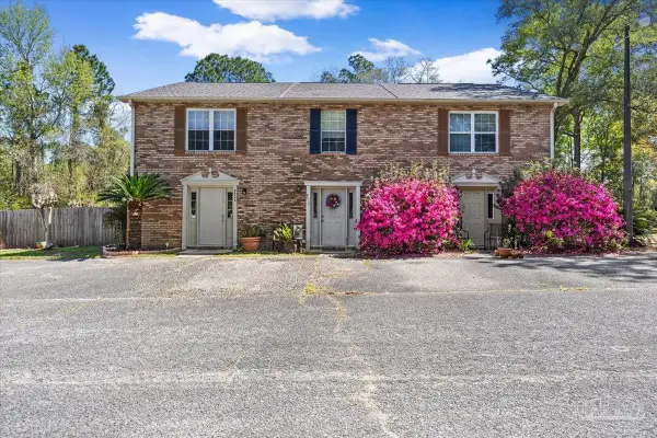 9020 Governors Pl Ct, Pensacola, FL 32514