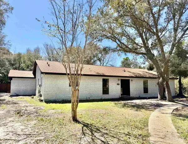 1556 Oak Shore Dr, Gulf Breeze, FL 32563