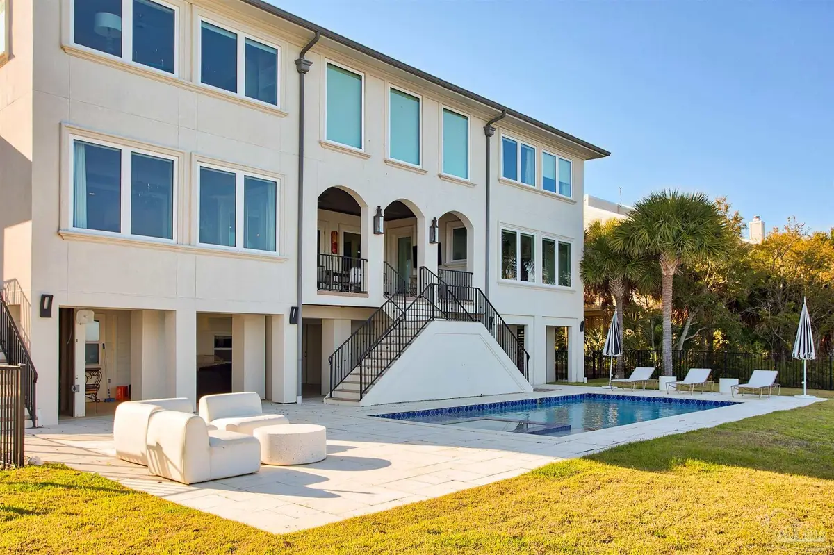 525 Deer Point Dr, Gulf Breeze, FL 32561 - #1